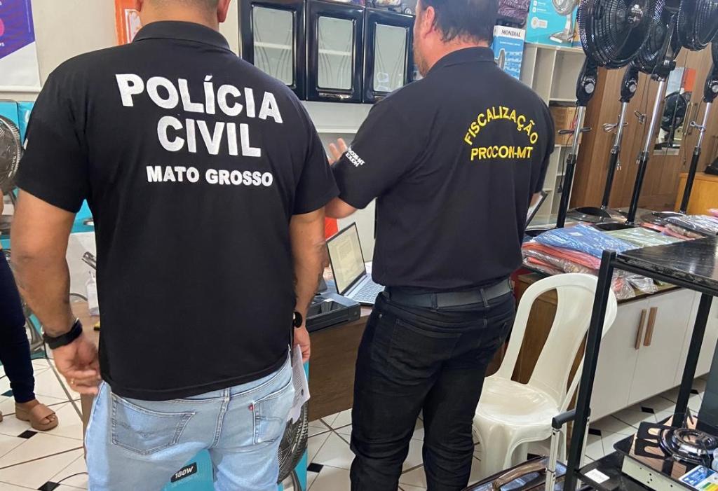 Polícia Civil e Procon fiscalizam loja de móveis em Acorizal investigada por golpes em aposentados - 